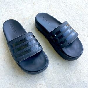 Platform Addidas slides